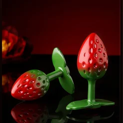 Hình ảnh thực tế Plug quả dâu đỏ mọng tại Quang Minh Shop